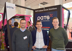 Drones flew above the corner with start-ups in hall 9 and they can also be flying in your greenhouse in the future. In the photo Bram Tijmons of PATS Indoor Drone Solutions flanked by Gerco van Zuilen and Teun van Zuilen from Berrybrothers.